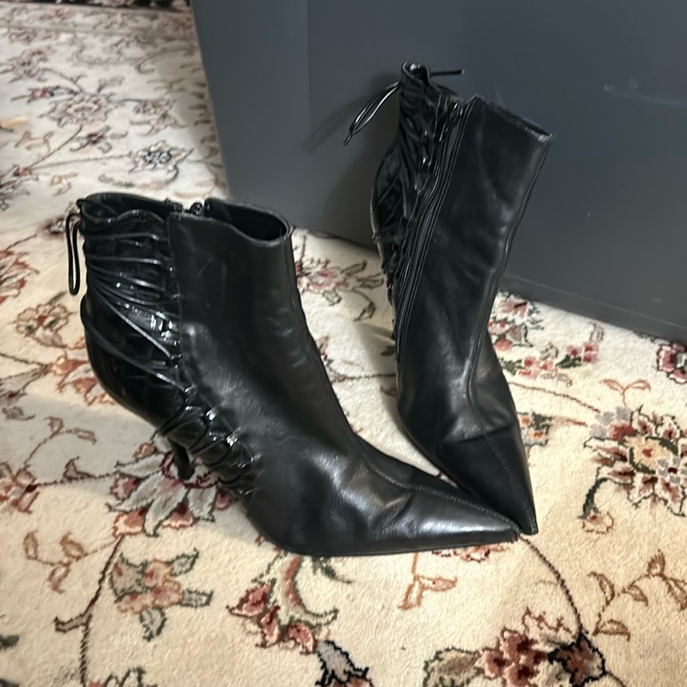 Carlos Santana leather boots size 9.